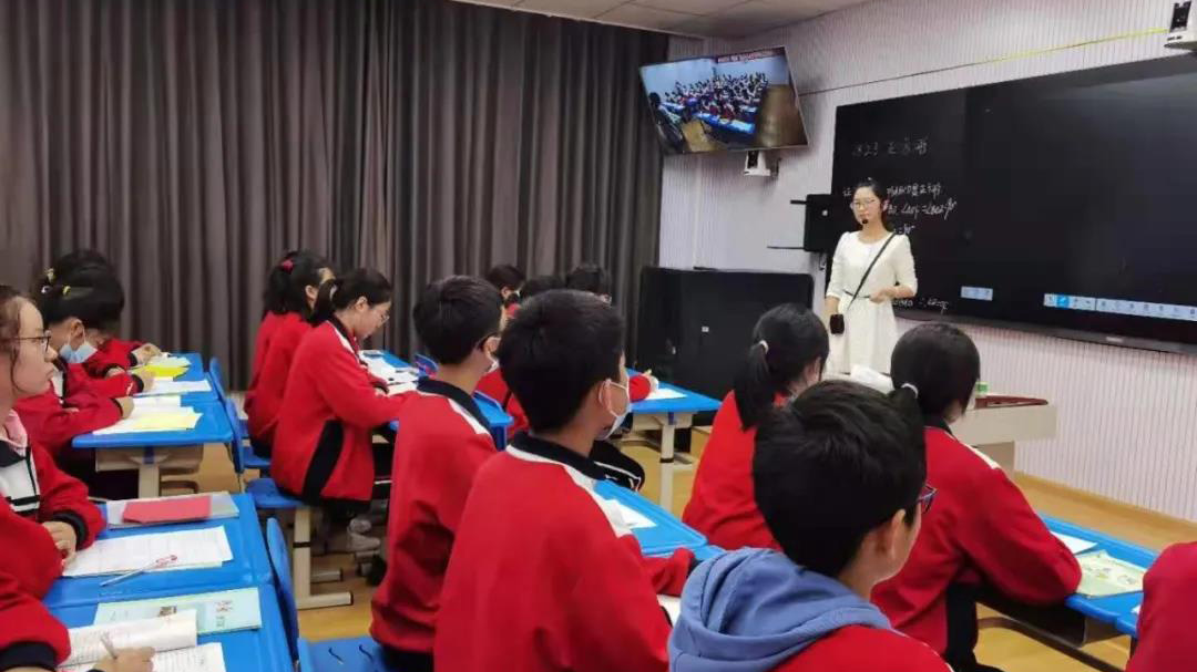 【學(xué)習(xí)強(qiáng)國(guó)】四川閬中：聚焦應(yīng)用實(shí)效，扎實(shí)推進(jìn)教育信息化2.0