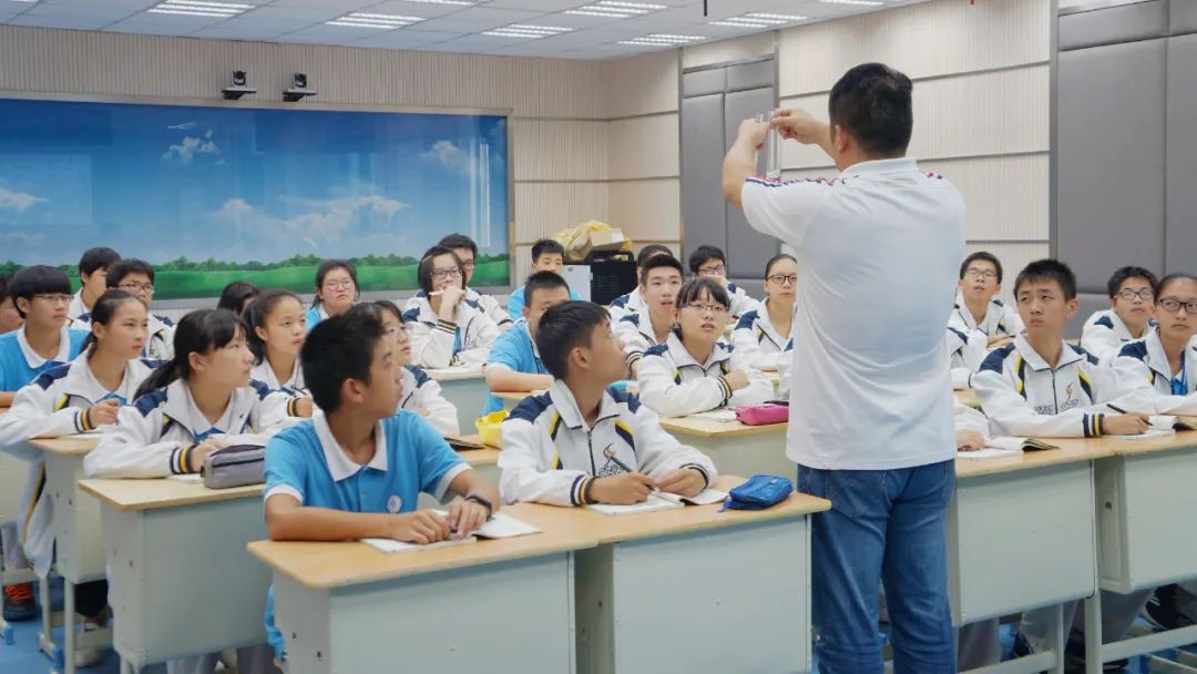 浙江紹興：“四位一體”混合研修，引領(lǐng)教師專業(yè)成長.jpg