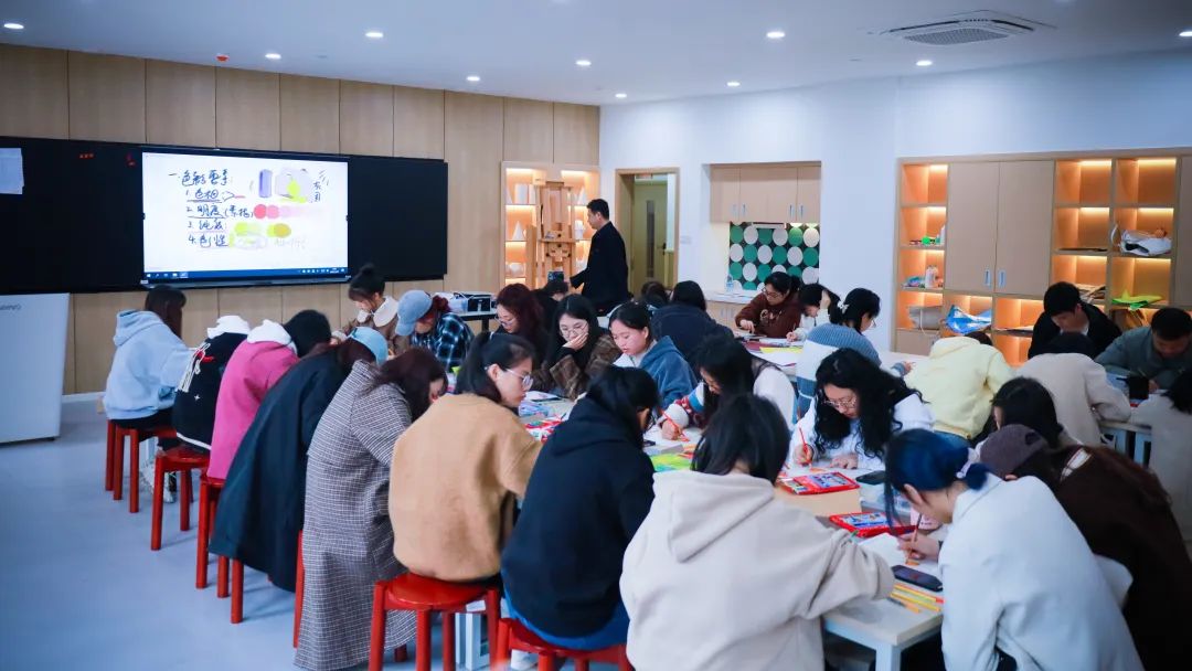 重慶人文科技學院：善用數(shù)字化，賦能教育教學轉型升級