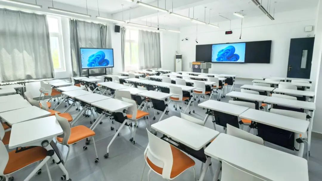 河南財經(jīng)政法大學智慧教室.jpg